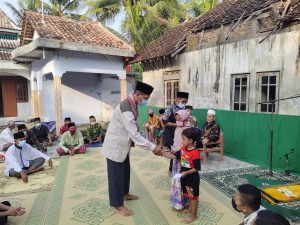 Pemberian Santunan Kepada anak Yatim