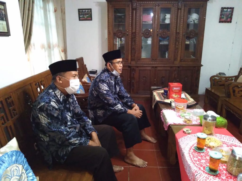 Silaturrahim DPD LDII Kulon Progo diwakili Ketua Sekretaris dan Bendahara