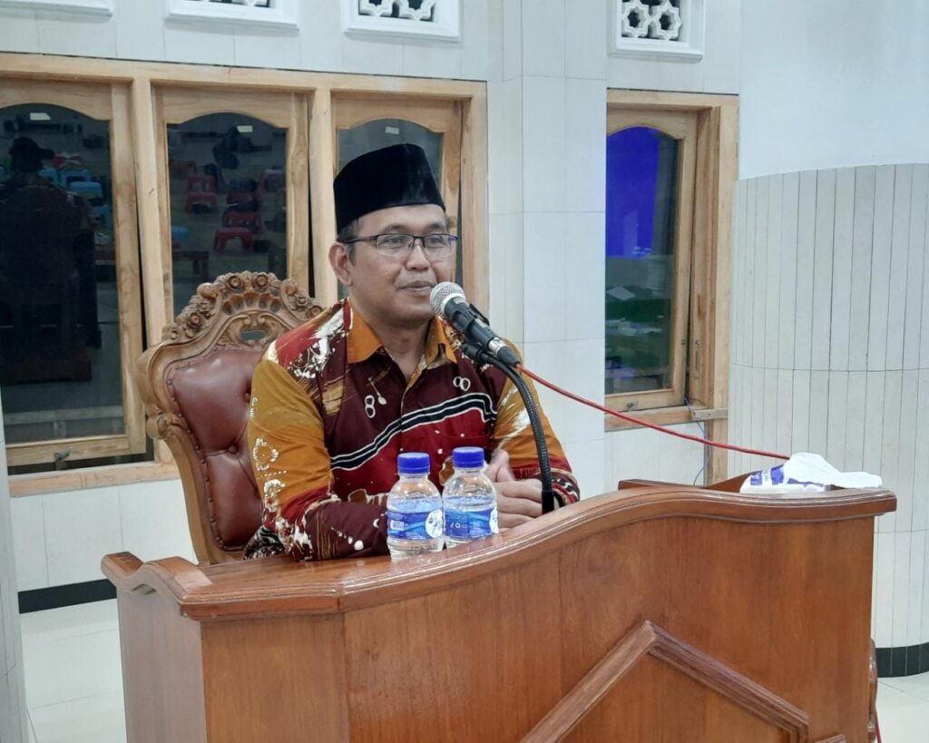 Ketua DPD LDII Kulon Progo Saat Memberikan Materi Karakter Luhur