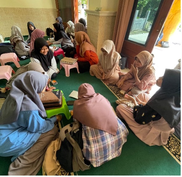 Salah satu sesi simulasi FGD