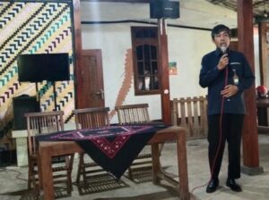 Ir. Atus Syahbudin saat Memberikan Materi Sosialisasi Kampung Proklim Kembang
