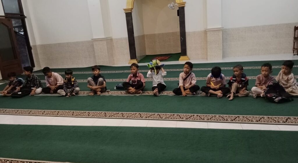 Kegiatan Mengaji Dilanjutkan Buka Bersama Generasi Caberawit PAC Margosari Srlama Bulan Ramadhan