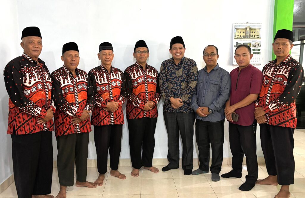 Berfoto Bersama Usai Wawancara Mahasiswa Doktor UIN ke LDII Kulon Progo