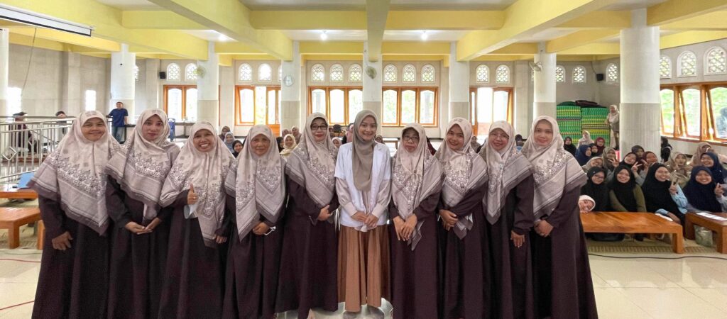 Berfoto Bersama usai Seminar Kesehatan Alat Reproduksi LDII Kulon Progo 30 November