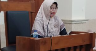 Narasumber dari Bagian PPKK saat memberikan materi pada pengajian ibu-ibu DPD LDII Kulon Progo