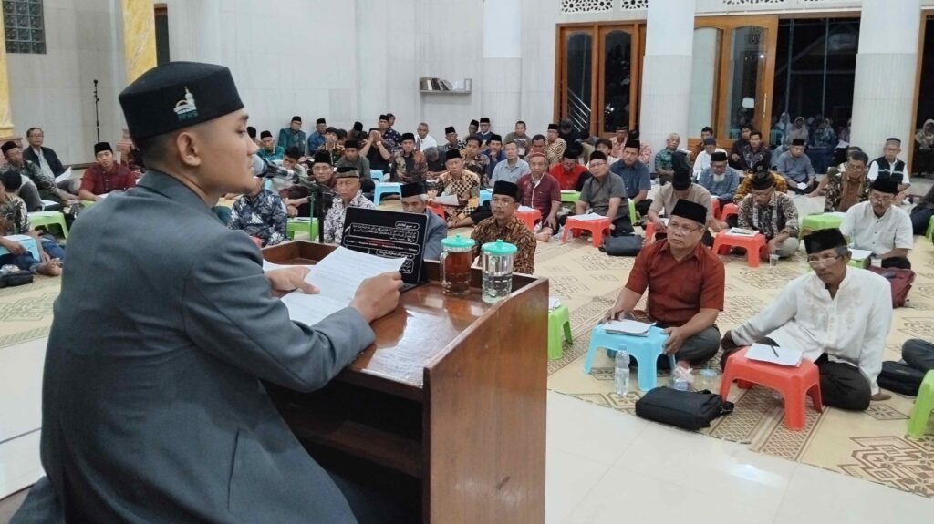 Para pembina generus LDII Kulon Progo saat menerima materi pembekalan berupa dalil Al Quran dan Al Hadis. Foto: Lines