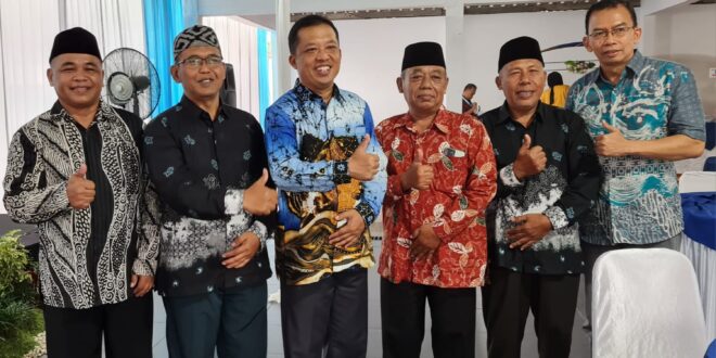 Berfoto bersama Wakil Bupati dan Segenap Pejabat dalam Open House