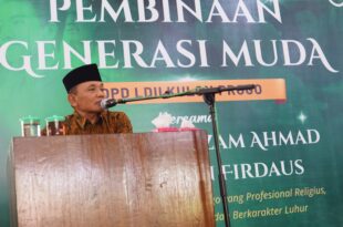 Ustadz Mirzam Ahmad memberikan pembekalan kepada para pembina generus LDII Kulon Progo